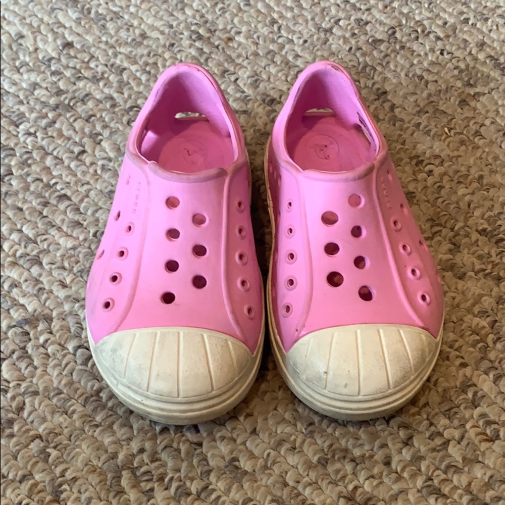 Crocs pink & white slip on loafer shoes sz 6